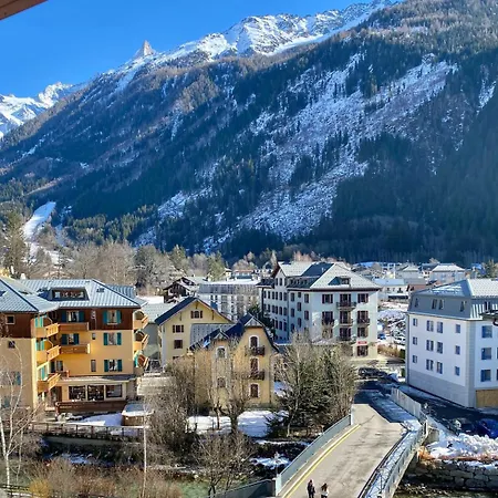 Apartment Elegant 3 Bedroom Apartment,