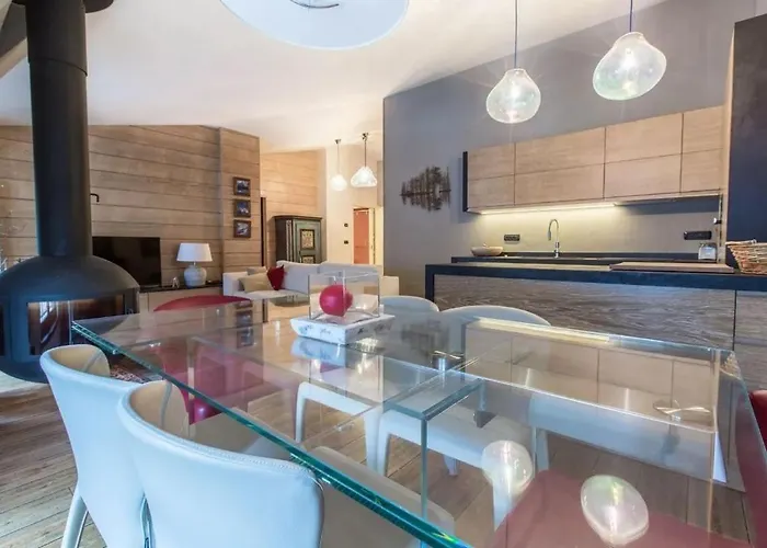 Elegant 3 Bedroom Apartment, * Chamonix