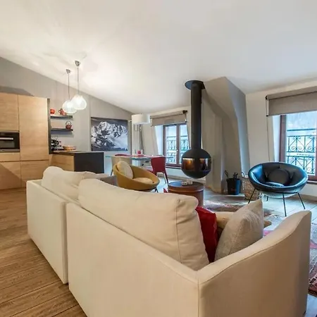 Elegant 3 Bedroom Apartment, Appartement *