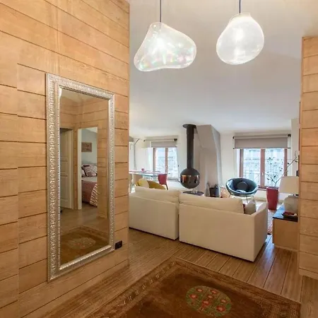 Apartament Elegant 3 Bedroom Apartment, *