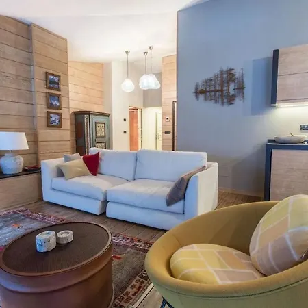 Elegant 3 Bedroom Apartment, * 霞慕尼